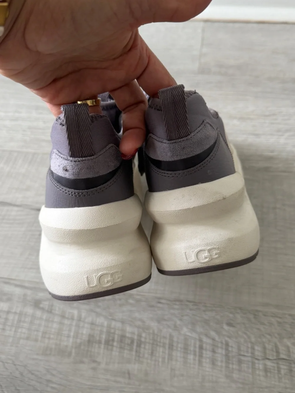 UGH La Daze Women's Sneakers - Picture 2 of 6